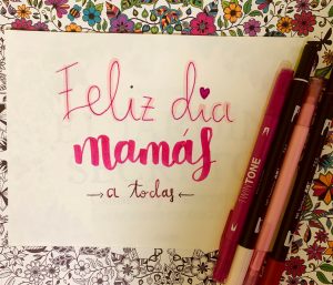 «Feliz día mamás»